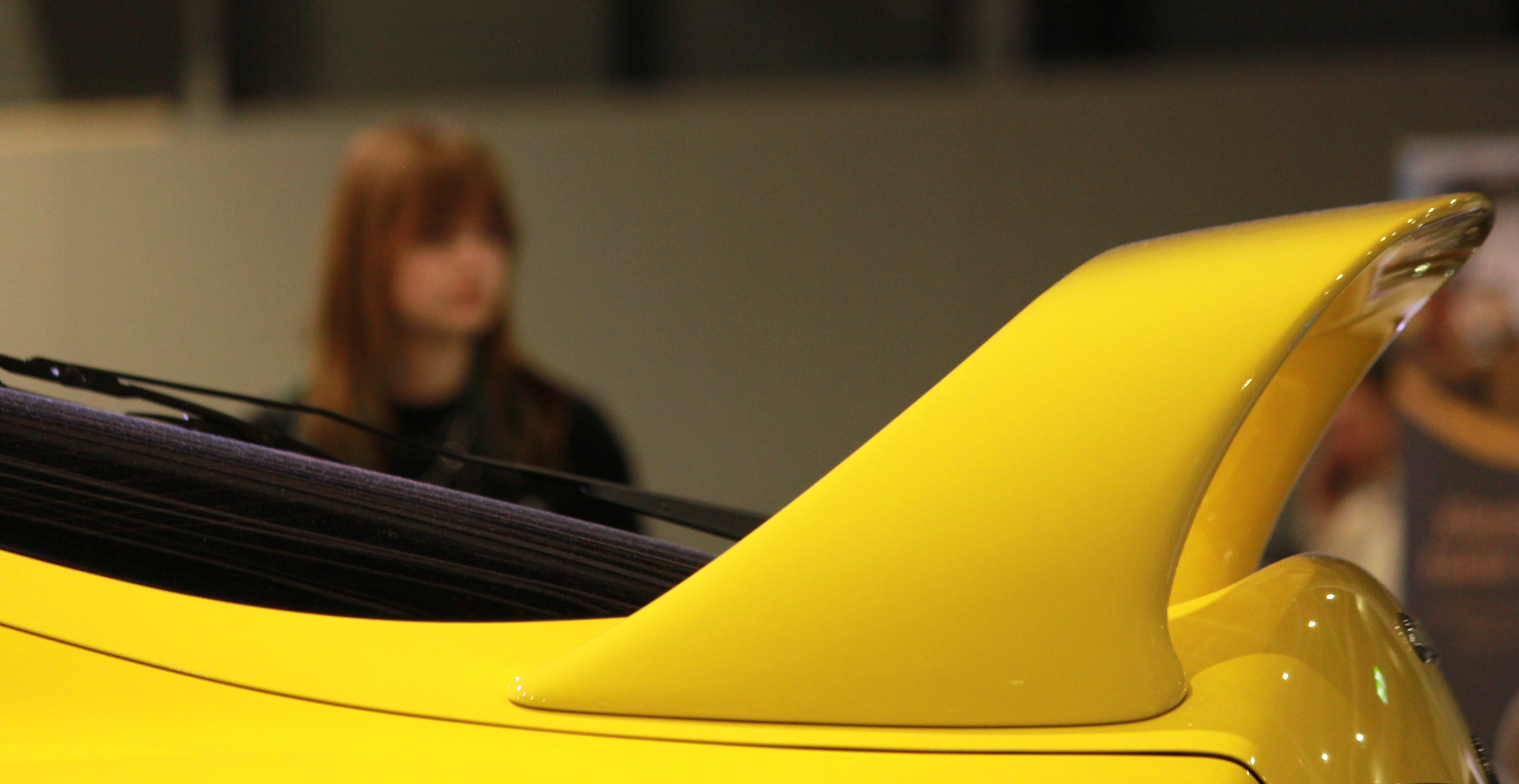 Yellow Toyota Supra Spoiler + Pien