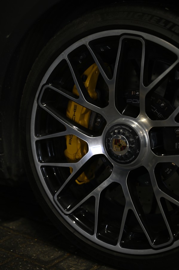 Porsche Center-Lock Wheel