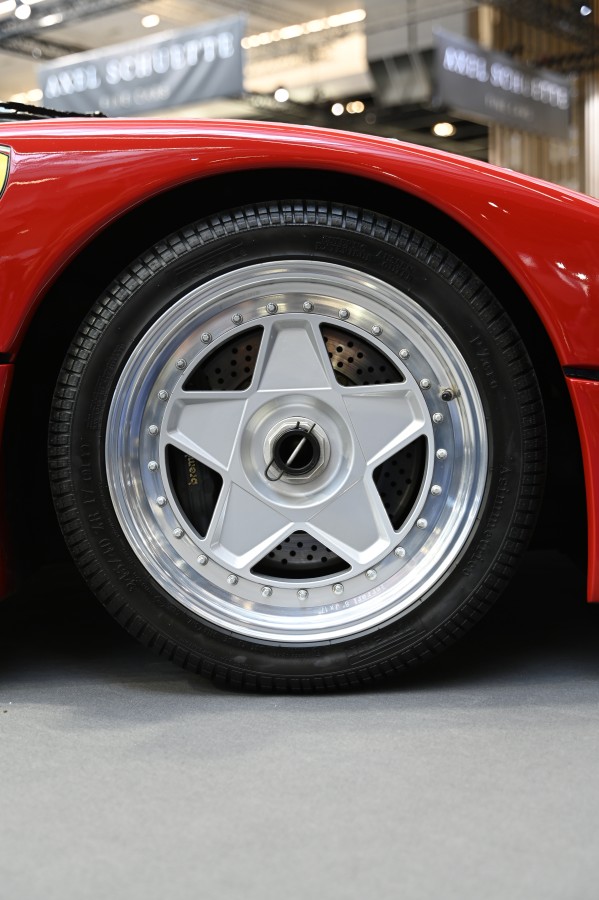 Ferrari F40 Retro Mobile Paris