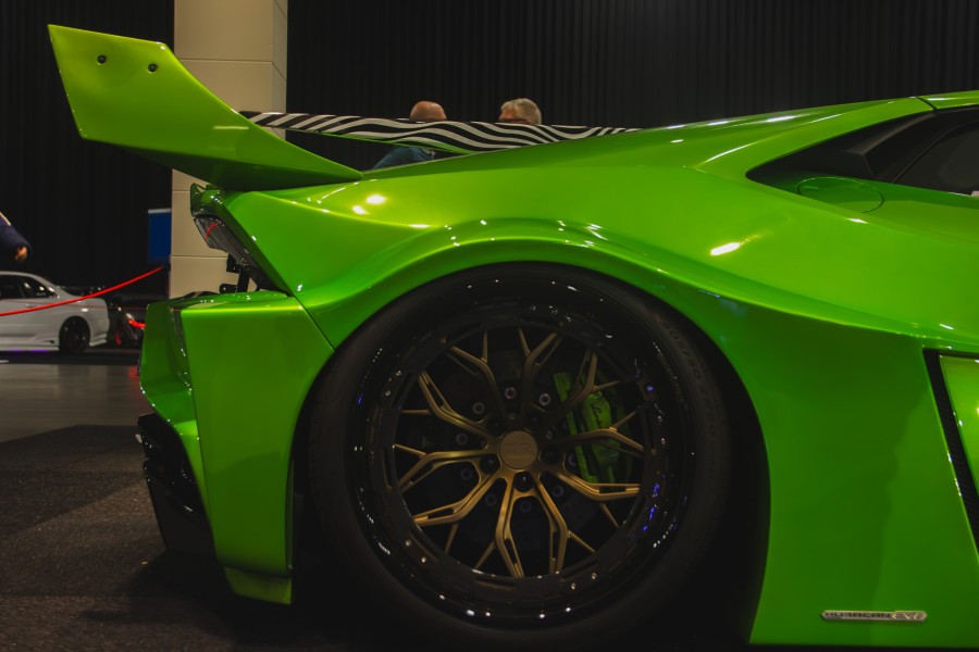 Bronze Wheel, Rear Fender