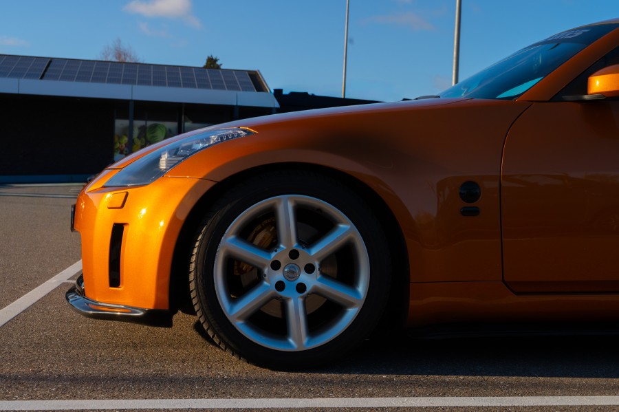 Front Fender and Wheel